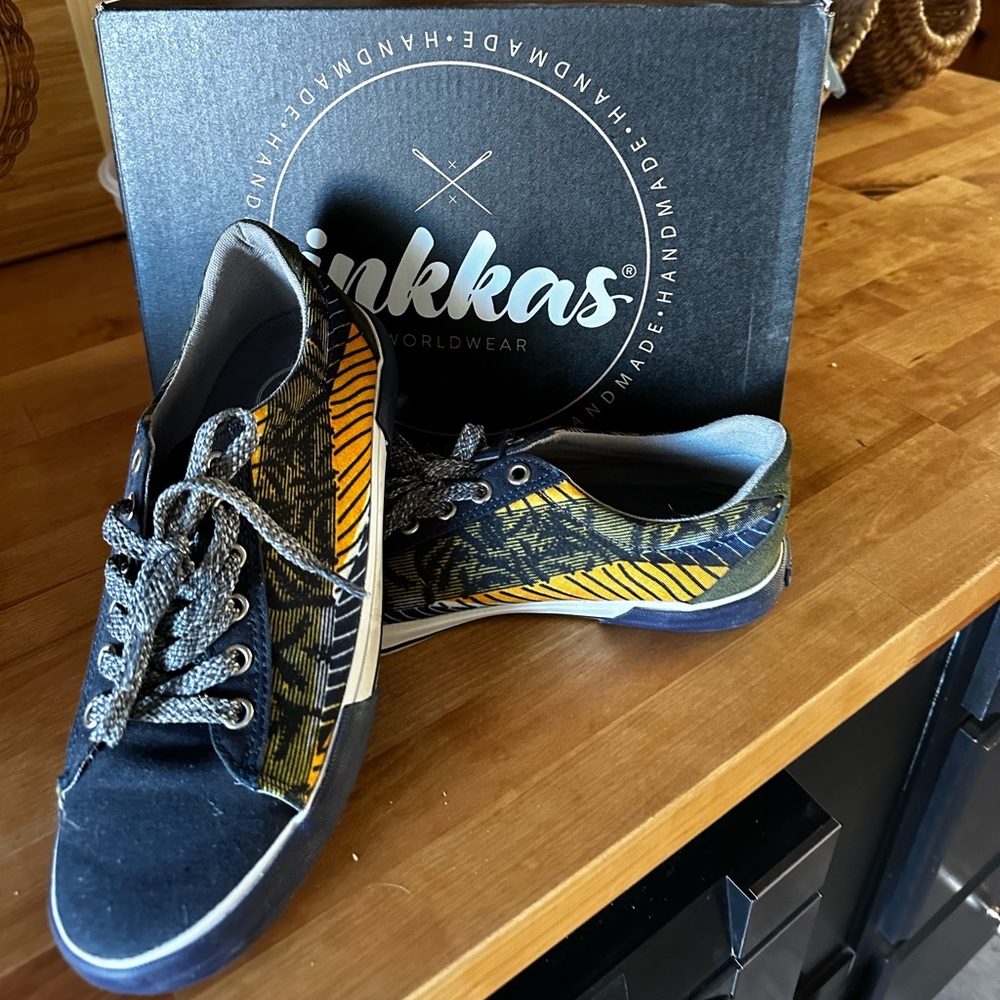 Inkkas size 9 shoes